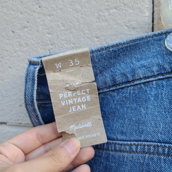 Madewell | The Perfect Vintage Jean in Enmore Wash: Raw-Hem Edition Plus Size 35 - Picture 9 of 13
